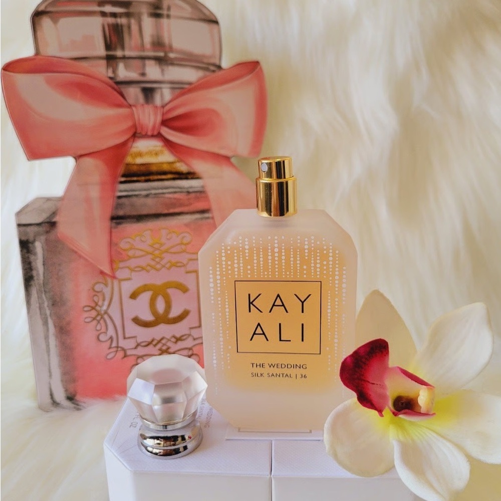 CHANEL PERFUME HOME 3D WOOD ACCENT DECOR - Picture 8 of 11